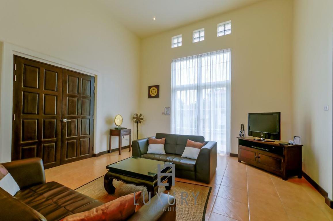 Bali Style 2 Bedroom Villa With Pool - B99 หัวหิน ภายนอก รูปภาพ
